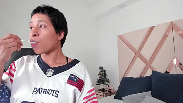 cloemorwen online show from 12-17-25, 09:54