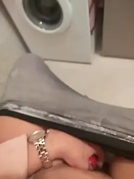 TaraWild online show from 12-22-25, 07:22