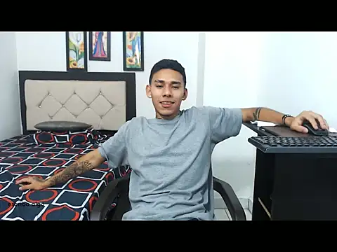 Snapshot of sebasbight chatting on 10-11-25, 04:22 sebasbight online show from 10-11-25, 04:22