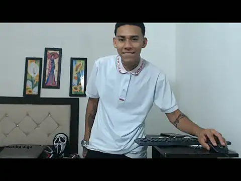 Snapshot of sebasbight chatting on 11-03-25, 10:10 sebasbight online show from 11-03-25, 10:10