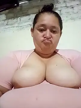 Snapshot of Sexyy-BBW chatting on 10-21-25, 11:55 Sexyy-BBW online show from 10-21-25, 11:55