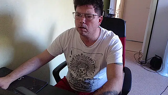 blueandwhite1 online show from 10-30-25, 03:24