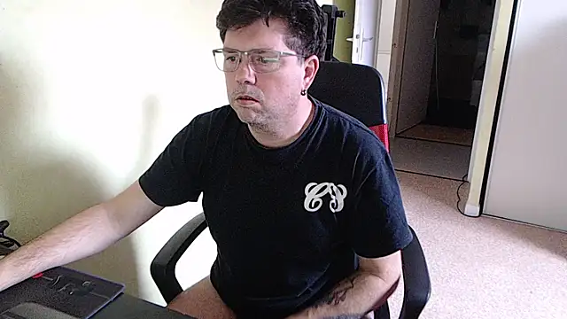 blueandwhite1 online show from 02-18-26, 03:19