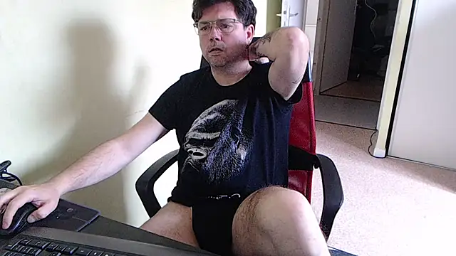 blueandwhite1 online show from 03-07-26, 11:29