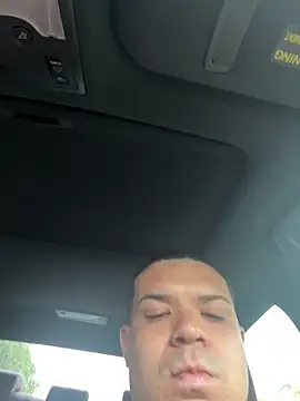 Snapshot of YadielPublic chatting on 09-13-25, 07:35 YadielPublic online show from 09-13-25, 07:35