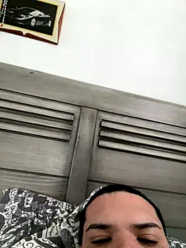 Snapshot of YadielPublic chatting on 09-20-25, 04:41 YadielPublic online show from 09-20-25, 04:41