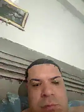 Snapshot of YadielPublic chatting on 02-19-26, 11:01 YadielPublic online show from 02-19-26, 11:01