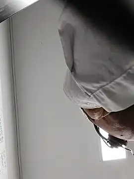 danigarci2307 online show from 03-09-26, 09:41