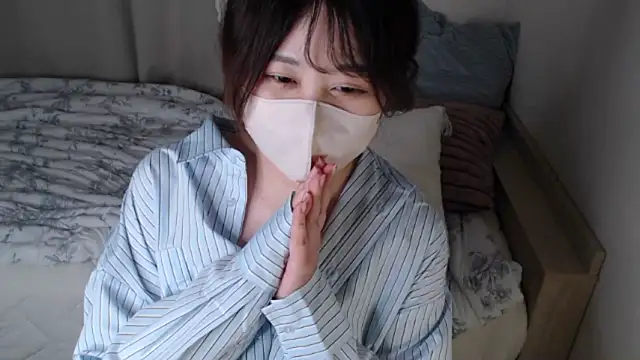 Snapshot of mi__san chatting on 09-27-25, 02:33 mi san online show from 09-27-25, 02:33