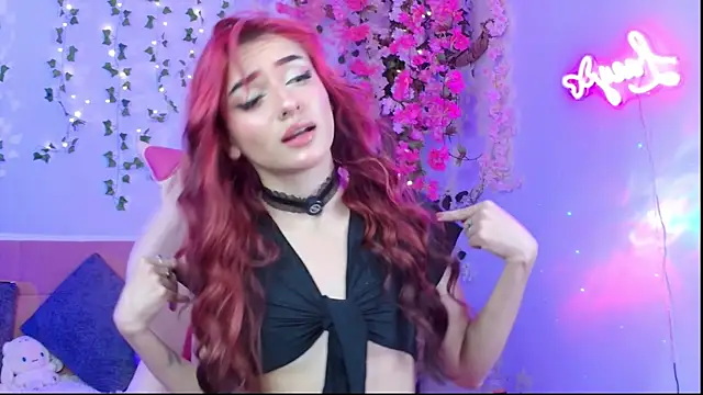 Snapshot of LucyGray chatting on 06-07-26, 02:37 LucyGray online show from 06-07-26, 02:37