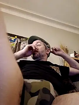 Snapshot of branletteur chatting on 12-17-25, 11:44 branletteur online show from 12-17-25, 11:44