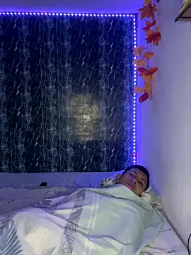 Snapshot of Alejandro_BigCock22 chatting on 09-27-25, 02:27 Alejandro BigCock22 online show from 09-27-25, 02:27