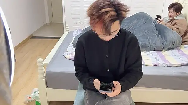 STxuguanhan online show from 11-18-25, 11:58