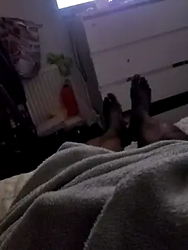 Snapshot of giyen chatting on 10-28-25, 01:09 giyen online show from 10-28-25, 01:09