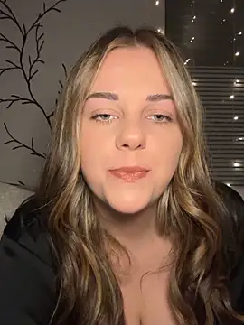 Snapshot of ItsLxsa chatting on 09-28-25, 08:58 ItsLxsa online show from 09-28-25, 08:58