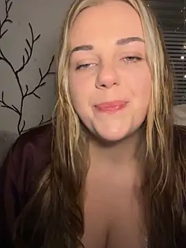 Snapshot of ItsLxsa chatting on 10-04-25, 09:46 ItsLxsa online show from 10-04-25, 09:46