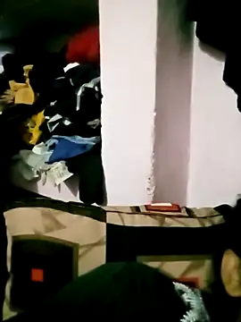 Snapshot of Hot_tin74 chatting on 09-15-25, 06:52 Hot tin74 online show from 09-15-25, 06:52