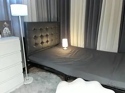 Blaire Samantha online show from 11-11-25, 04:23