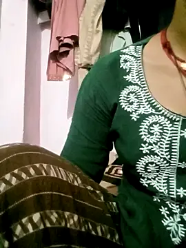 Snapshot of Hot-yuo84 chatting on 10-03-25, 06:16 Hot-yuo84 online show from 10-03-25, 06:16