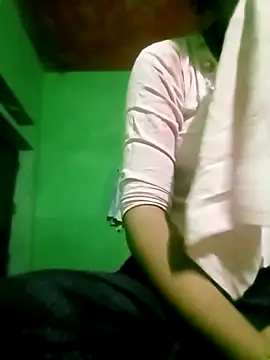 Snapshot of Hot-yuo84 chatting on 10-21-25, 06:30 Hot-yuo84 online show from 10-21-25, 06:30