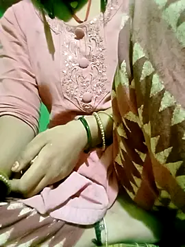 Snapshot of Hot-yuo84 chatting on 10-26-25, 06:25 Hot-yuo84 online show from 10-26-25, 06:25