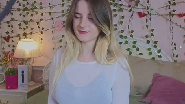 Sonia Meow online show from 11-17-25, 06:30