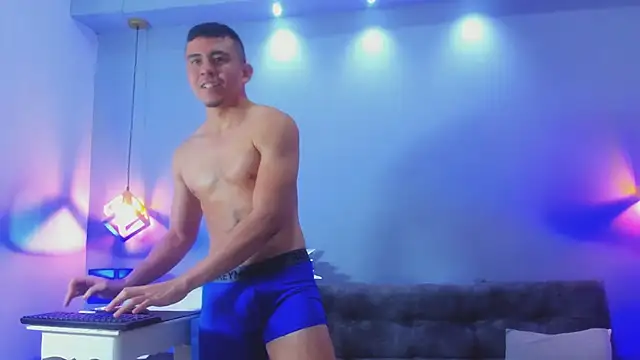 Eross Santy online show from 04-26-26, 05:32