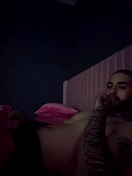 Snapshot of Pitudo786 chatting on 10-28-25, 05:15 Pitudo786 online show from 10-28-25, 05:15