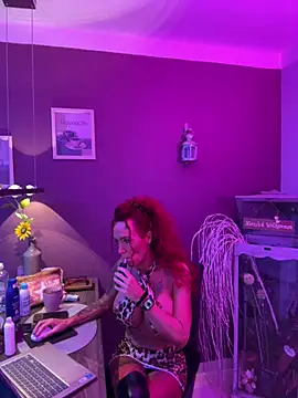 Hotmilfhamburg1 online show from 04-25-26, 03:53