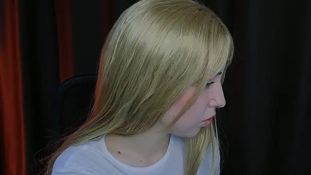 YukiMisa online show from 11-19-25, 03:12