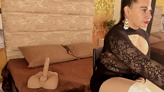 LucianaBlackwell online show from 10-24-25, 01:51