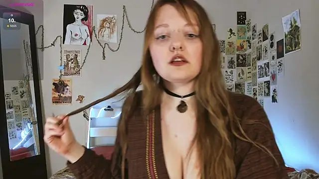 Snapshot of WonderConnie1 chatting on 05-10-26, 02:55 WonderConnie1 online show from 05-10-26, 02:55