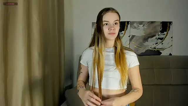 Snapshot of Angel_oci chatting on 09-10-25, 05:13 Angel oci online show from 09-10-25, 05:13