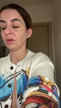 Roxanne Skye online show from 11-22-25, 04:33