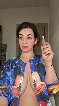 Roxanne Skye online show from 11-25-25, 03:17