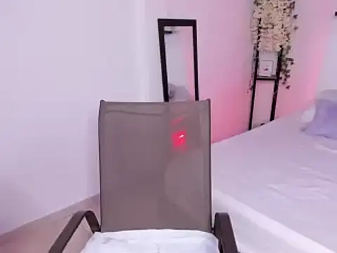 selene boyer online show from 09-17-25, 04:08