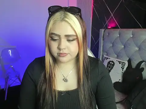 Snapshot of im_bunny__ chatting on 12-01-25, 04:12 im bunny online show from 12-01-25, 04:12