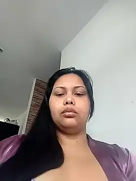 Snapshot of Alessandraa- chatting on 05-03-26, 06:36 Alessandraa- online show from 05-03-26, 06:36