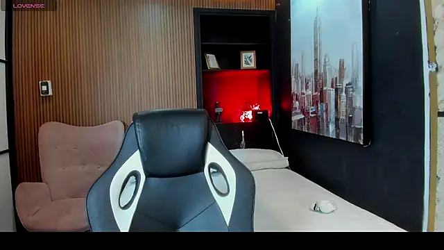 ScarletMoon1  online show from 09-24-25, 08:45