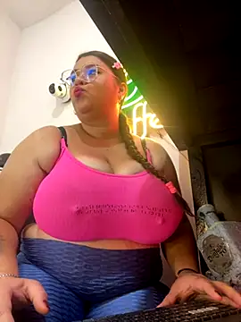 Snapshot of SafiroFer chatting on 09-09-25, 09:03 SafiroFer online show from 09-09-25, 09:03