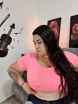 Snapshot of SafiroFer chatting on 10-29-25, 09:05 SafiroFer online show from 10-29-25, 09:05