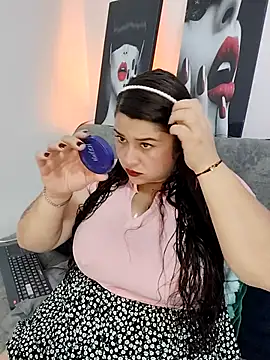 Snapshot of SafiroFer chatting on 11-08-25, 09:13 SafiroFer online show from 11-08-25, 09:13