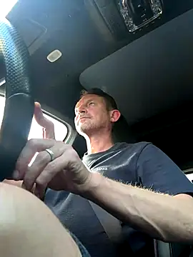 Snapshot of Alwaysmaybe48 chatting on 10-22-25, 12:27 Alwaysmaybe48 online show from 10-22-25, 12:27