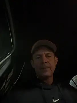 Snapshot of Alwaysmaybe48 chatting on 10-23-25, 10:41 Alwaysmaybe48 online show from 10-23-25, 10:41