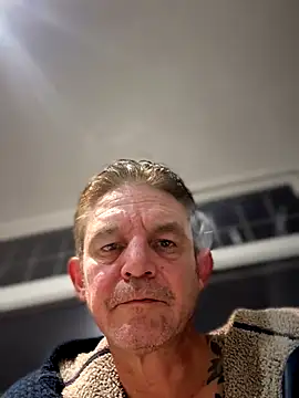 Snapshot of Alwaysmaybe48 chatting on 11-02-25, 08:33 Alwaysmaybe48 online show from 11-02-25, 08:33