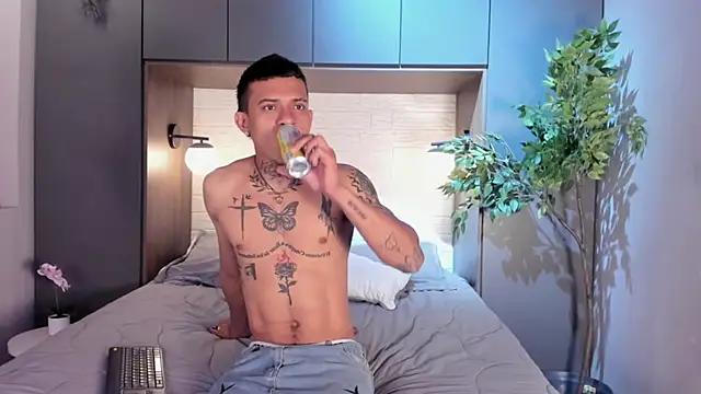 MrJustin  online show from 09-11-25, 07:47