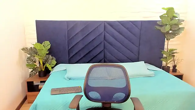 MrJustin  online show from 11-10-25, 10:09