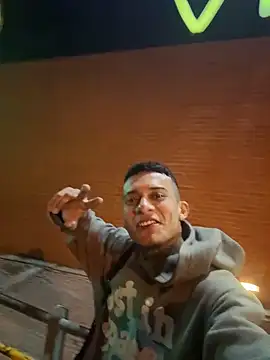 MrJustin  online show from 11-19-25, 04:45