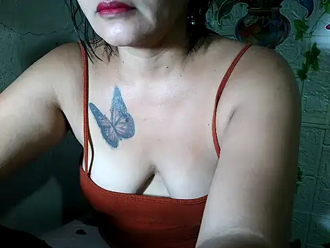 Snapshot of pussywet_08 chatting on 06-10-26, 10:36 pussywet 08 online show from 06-10-26, 10:36