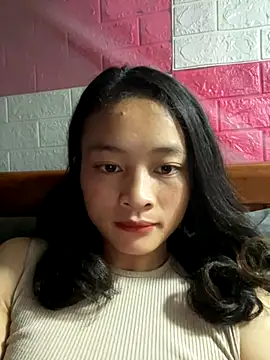 Snapshot of Kieu_xxx chatting on 10-16-25, 02:18 Kieu xxx online show from 10-16-25, 02:18